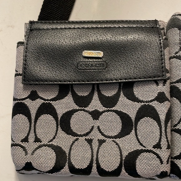 90. Coach Monogram waist belt - Picture 4 of 11